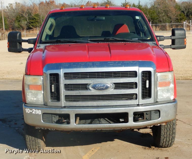 image for item DE4045 2010 Ford F350 XLT pickup truck cab and chassis