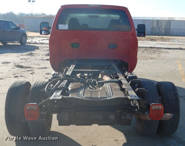 image for item DE4045 2010 Ford F350 XLT pickup truck cab and chassis