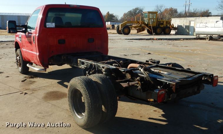 image for item DE4045 2010 Ford F350 XLT pickup truck cab and chassis