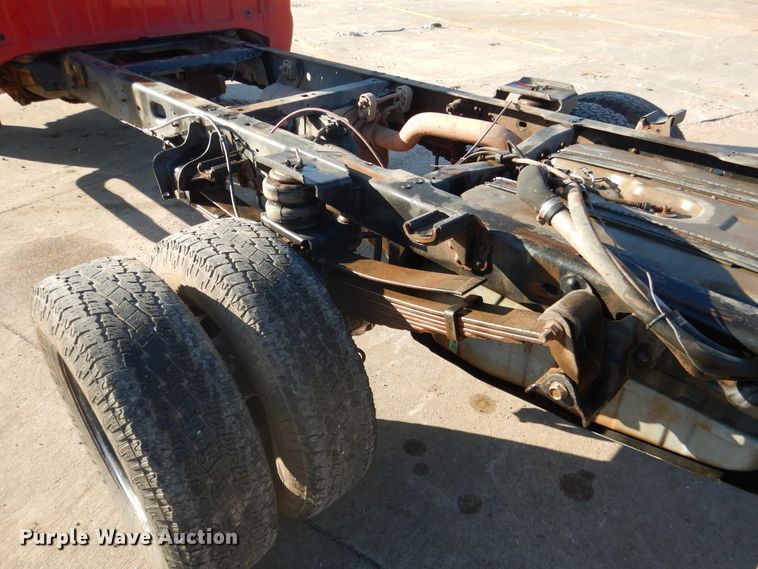 image for item DE4045 2010 Ford F350 XLT pickup truck cab and chassis