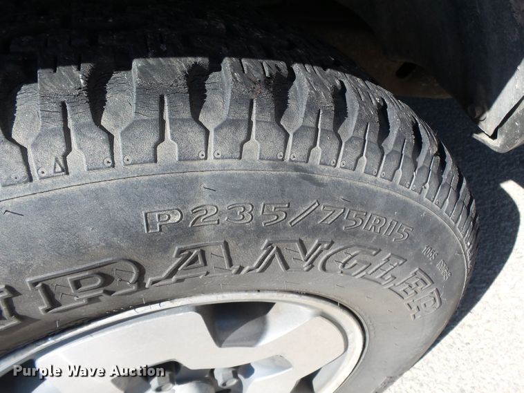 image for item DE7963 2004 Chevrolet Blazer SUV