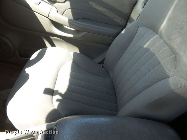 image for item DE7963 2004 Chevrolet Blazer SUV