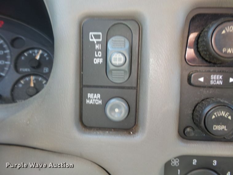 image for item DE7963 2004 Chevrolet Blazer SUV