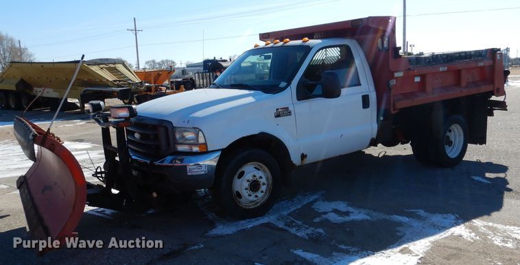 image for item DG5873 2002 Ford F550 dump truck