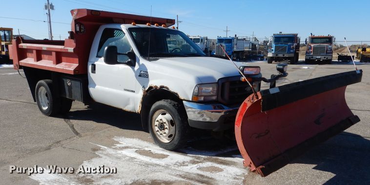 image for item DG5873 2002 Ford F550 dump truck