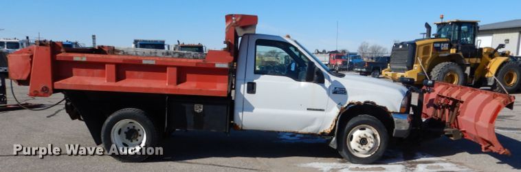 image for item DG5873 2002 Ford F550 dump truck