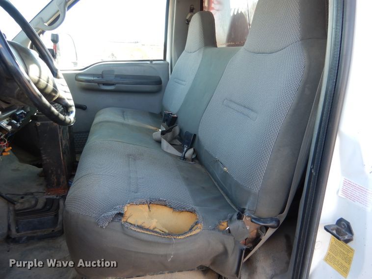 image for item DG5873 2002 Ford F550 dump truck