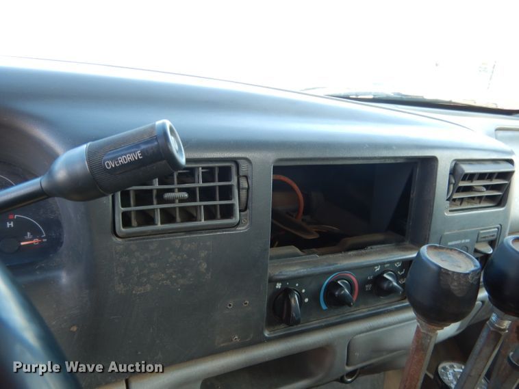 image for item DG5873 2002 Ford F550 dump truck