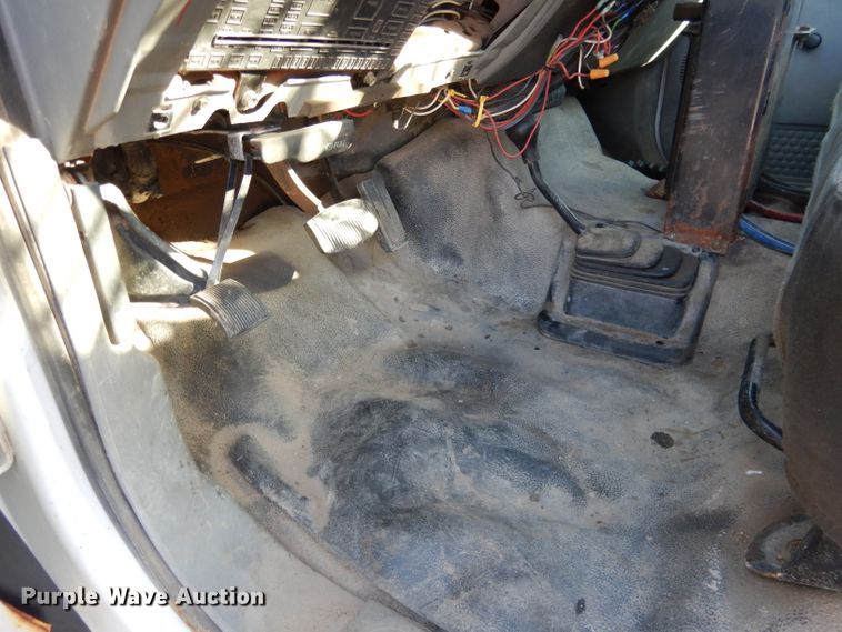 image for item DG5873 2002 Ford F550 dump truck