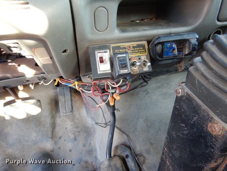 image for item DG5873 2002 Ford F550 dump truck