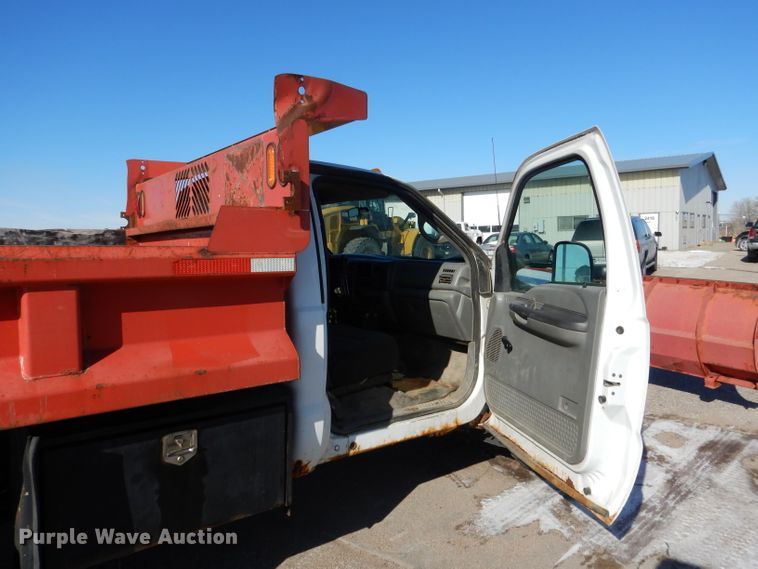 image for item DG5873 2002 Ford F550 dump truck