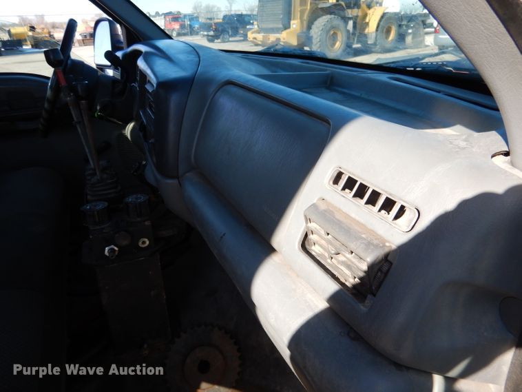 image for item DG5873 2002 Ford F550 dump truck