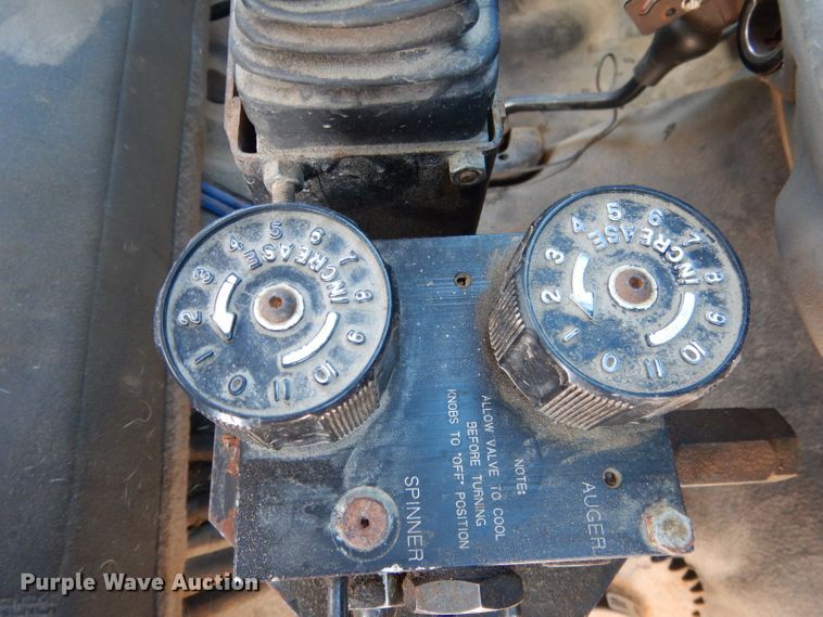 image for item DG5873 2002 Ford F550 dump truck