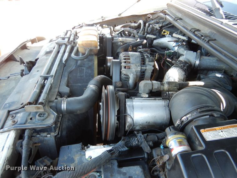 image for item DG5873 2002 Ford F550 dump truck