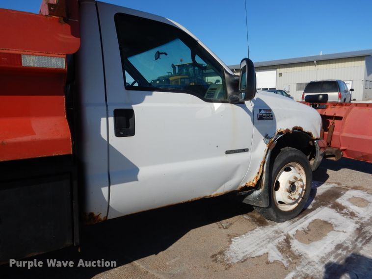 image for item DG5873 2002 Ford F550 dump truck