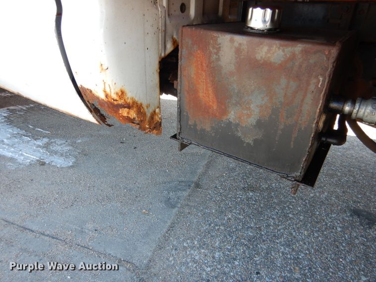 image for item DG5873 2002 Ford F550 dump truck