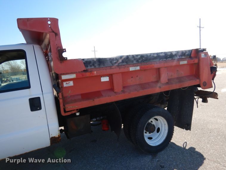 image for item DG5873 2002 Ford F550 dump truck