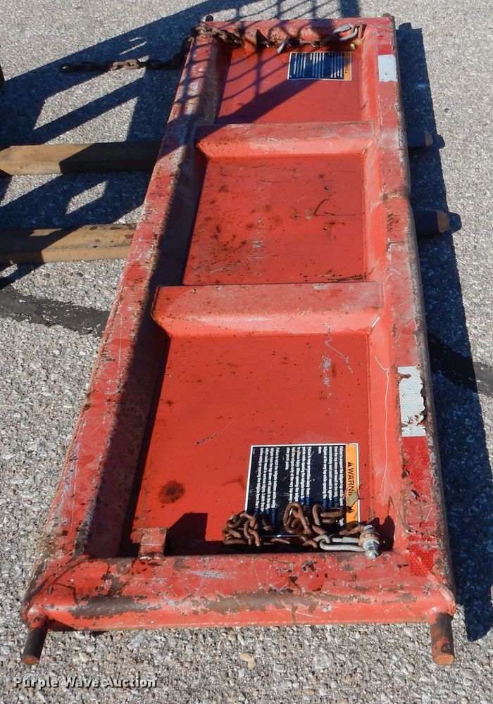 image for item DG5873 2002 Ford F550 dump truck