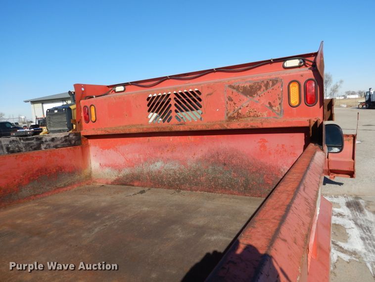 image for item DG5873 2002 Ford F550 dump truck