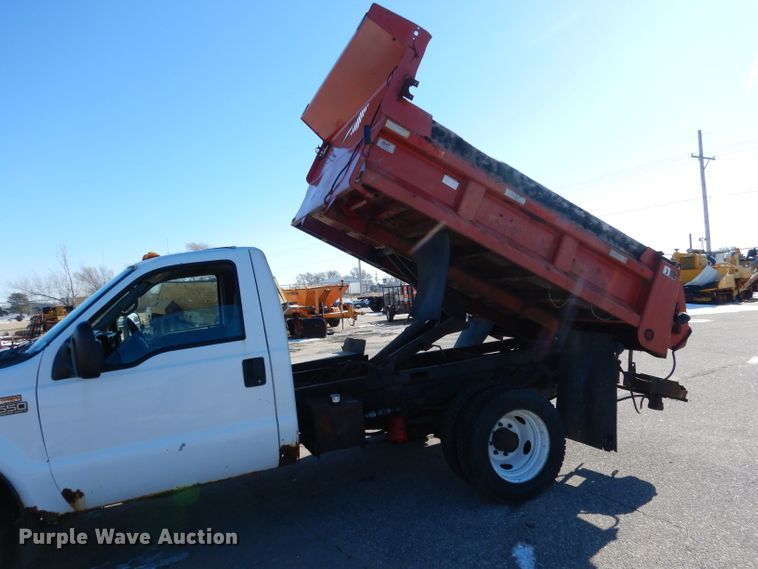 image for item DG5873 2002 Ford F550 dump truck