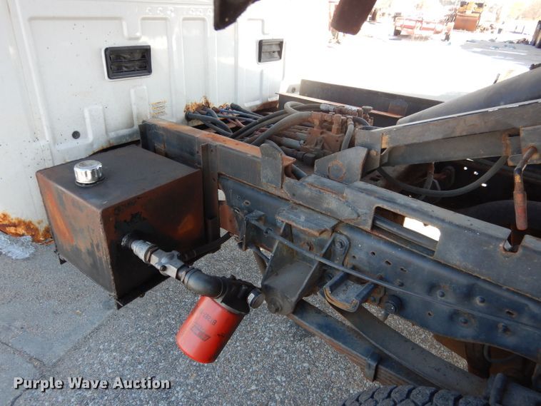 image for item DG5873 2002 Ford F550 dump truck