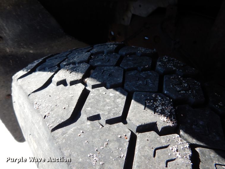 image for item DG5873 2002 Ford F550 dump truck