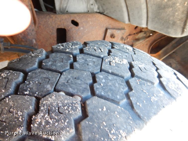 image for item DG5873 2002 Ford F550 dump truck