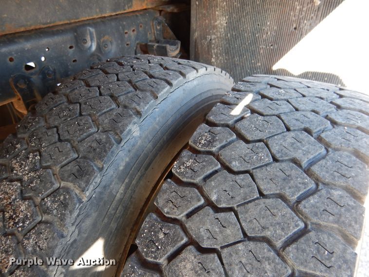 image for item DG5873 2002 Ford F550 dump truck