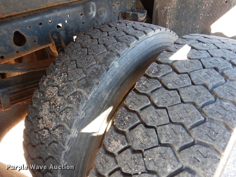 image for item DG5873 2002 Ford F550 dump truck