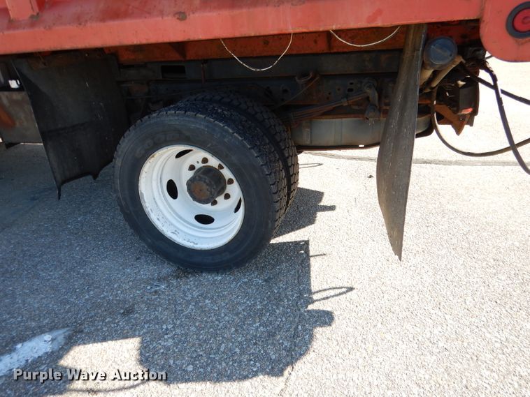 image for item DG5873 2002 Ford F550 dump truck