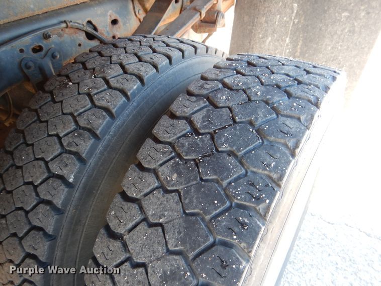 image for item DG5873 2002 Ford F550 dump truck