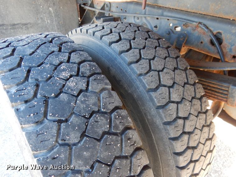 image for item DG5873 2002 Ford F550 dump truck