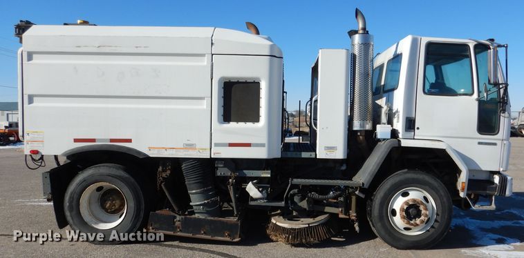 image for item DG5874 2003 Sterling SC8000 street sweeper truck