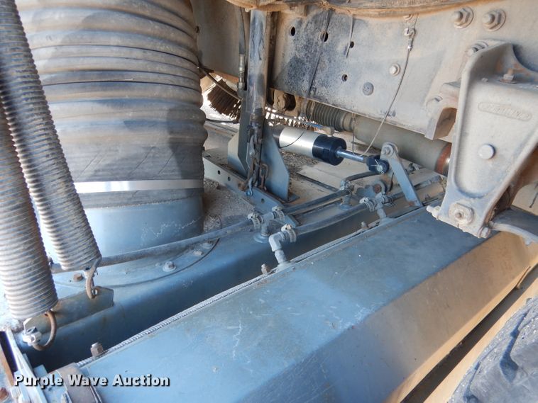 image for item DG5874 2003 Sterling SC8000 street sweeper truck