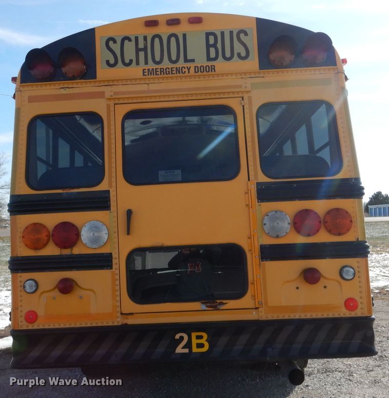 image for item DG5875 2000 International 3800 school bus