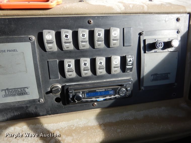 image for item DG5875 2000 International 3800 school bus