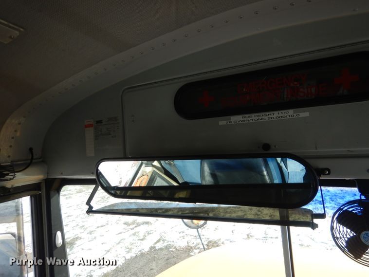 image for item DG5875 2000 International 3800 school bus