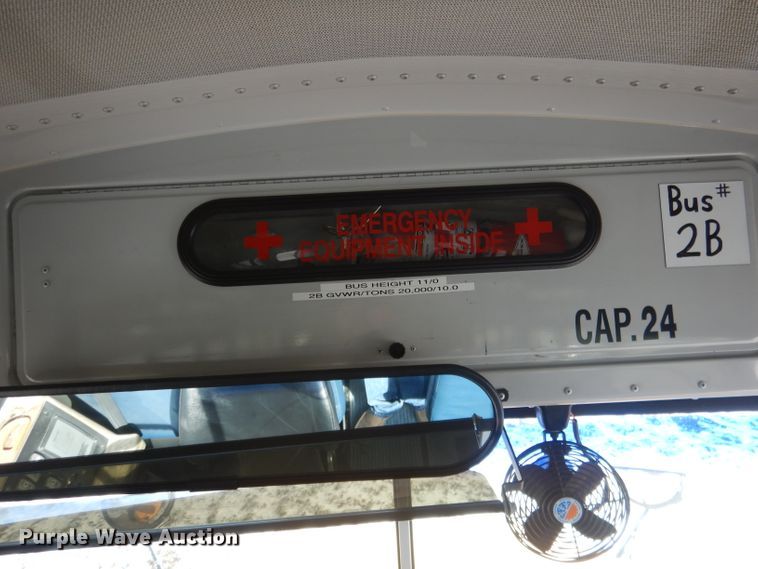 image for item DG5875 2000 International 3800 school bus