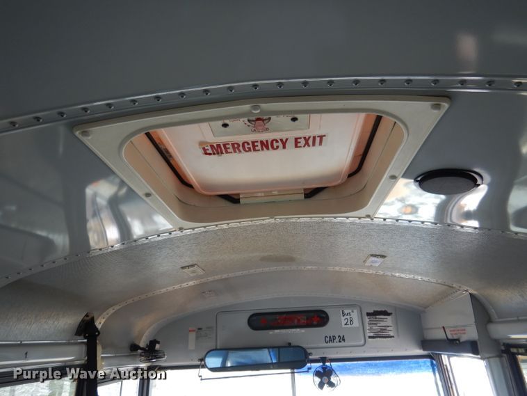 image for item DG5875 2000 International 3800 school bus