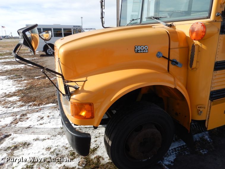 image for item DG5875 2000 International 3800 school bus