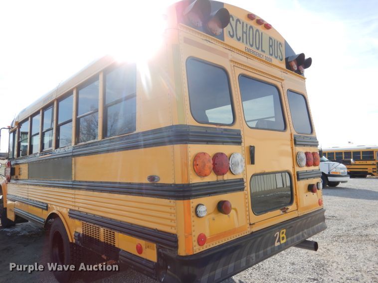 image for item DG5875 2000 International 3800 school bus
