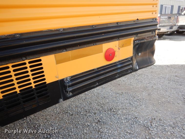 image for item DG5875 2000 International 3800 school bus