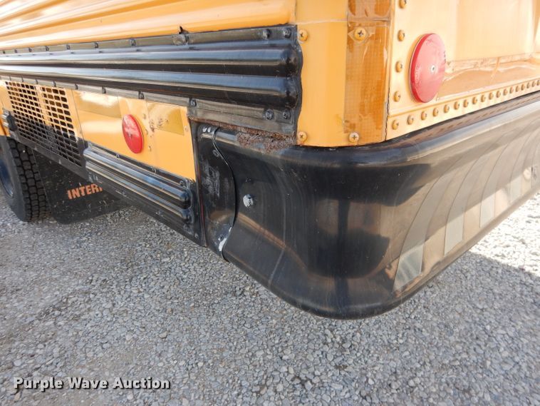 image for item DG5875 2000 International 3800 school bus