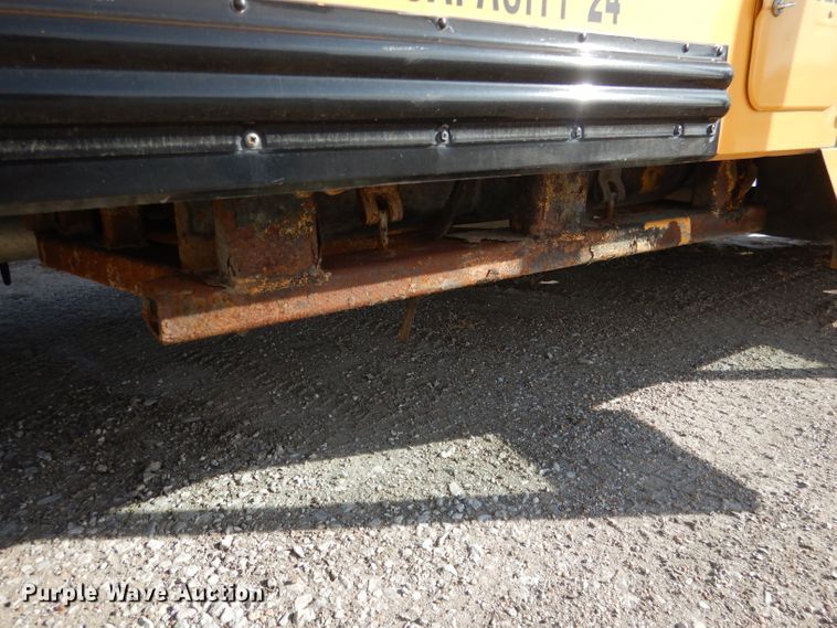 image for item DG5875 2000 International 3800 school bus