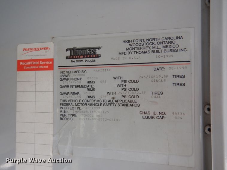 image for item DG5875 2000 International 3800 school bus