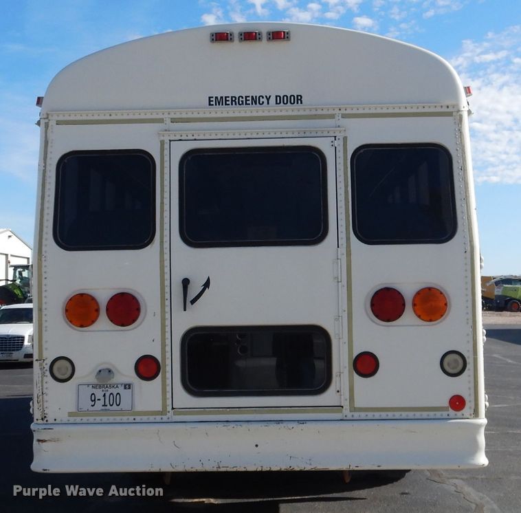 image for item DG5877 2005 Thomas Saf-T-Liner MVP EF school bus