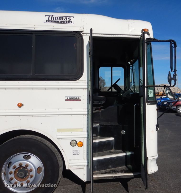 image for item DG5877 2005 Thomas Saf-T-Liner MVP EF school bus