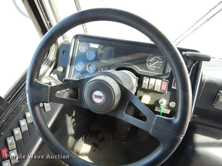 image for item DG5877 2005 Thomas Saf-T-Liner MVP EF school bus