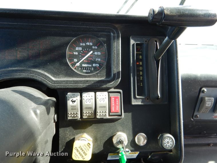 image for item DG5877 2005 Thomas Saf-T-Liner MVP EF school bus