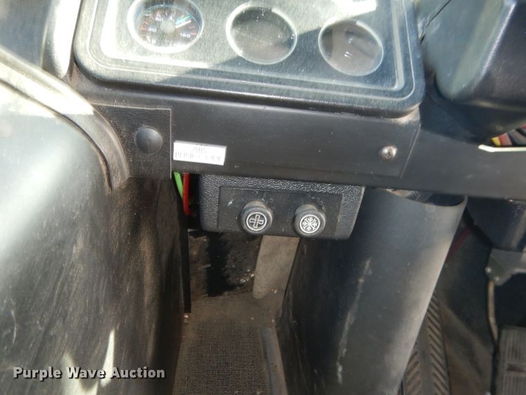 image for item DG5877 2005 Thomas Saf-T-Liner MVP EF school bus